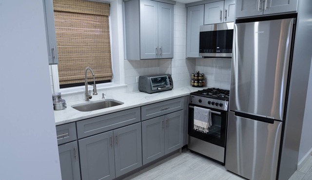 Spacious one bedroom apartment near JFK airport