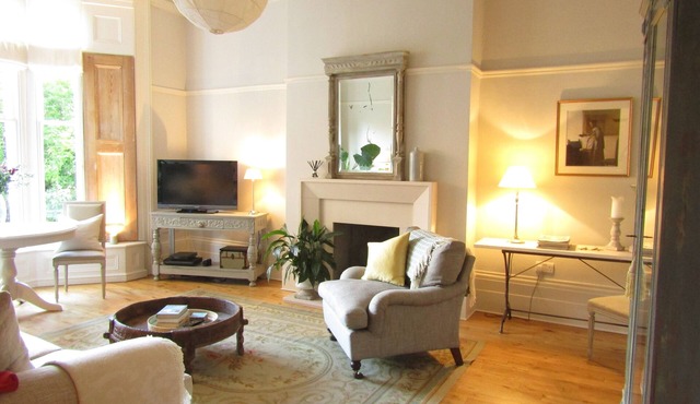 Spacious One Bedroom Apartment in Beautiful Crouch End, Parking Available