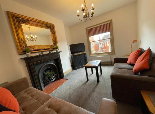 Spacious one bedroom city central apartment in Worcester