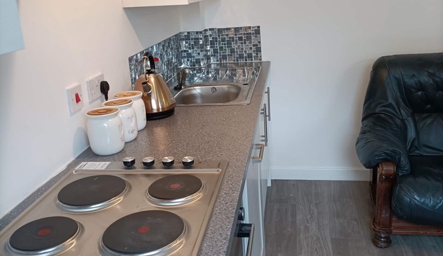 Spacious one bedroom & Living Room family apartment - non smoker