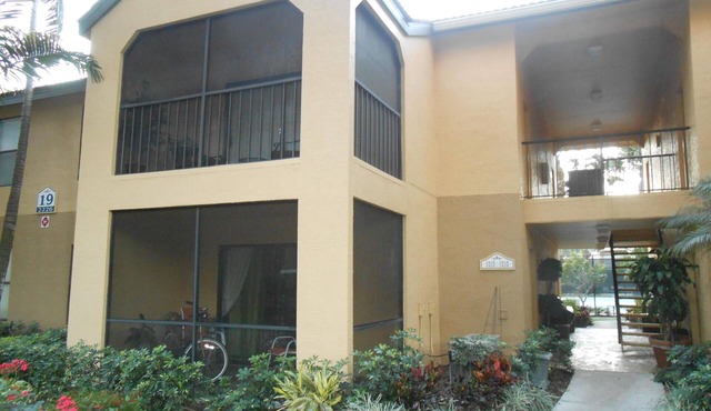 Spacious one bedroom-one bath condo