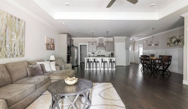 Spacious One Level Ranch Style Luxury Townhouse