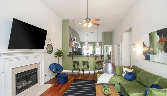 Spacious One-Story Near Downtown! Walk to Coffee! Firepit, Shuffleboard, Fence