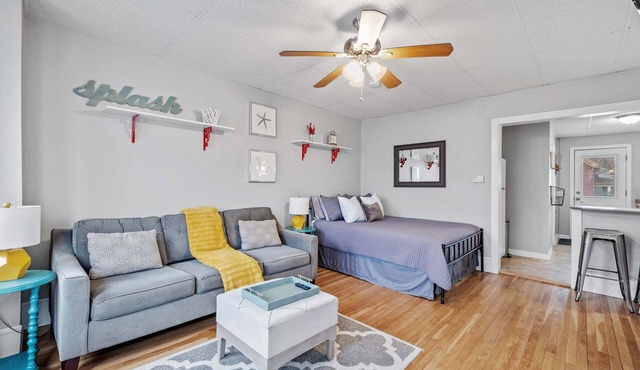 Spacious Open-Concept Studio Short-Midterm Stays