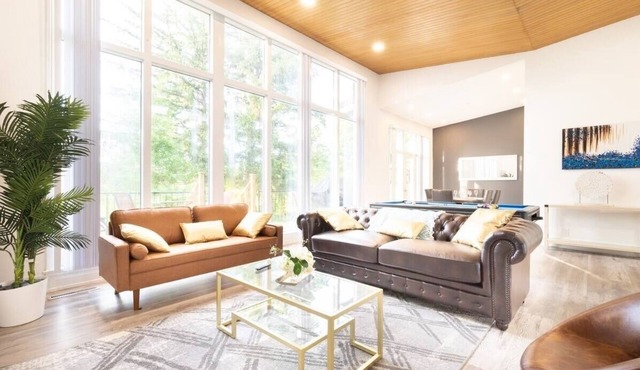 Spacious Open Concept Home [Near Rogers Stadium & Downsview Park]