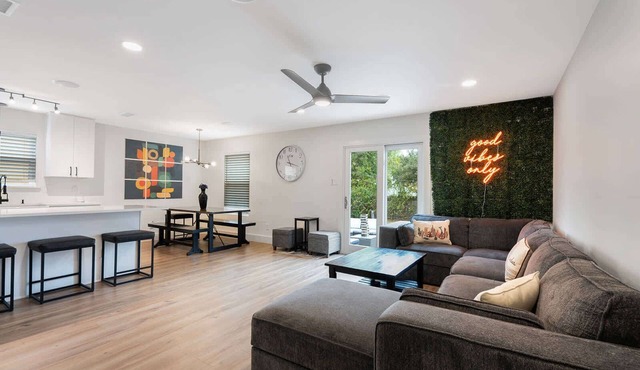 Spacious & Open S Austin Home - Good Vibes Getaway