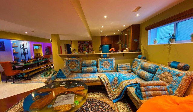 Spacious Oriental Style by Native Designer + Free Parking
