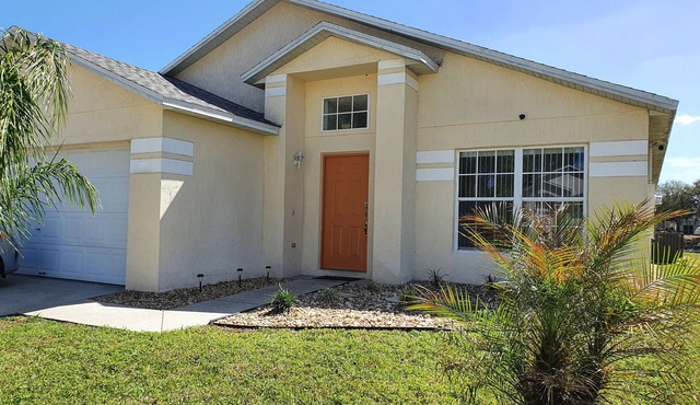 Spacious Orlando south facing pool villa close to Walt Disney World