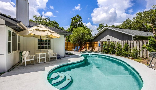 Spacious Outdoor Seating, Beautifully Decorated, Prime Features