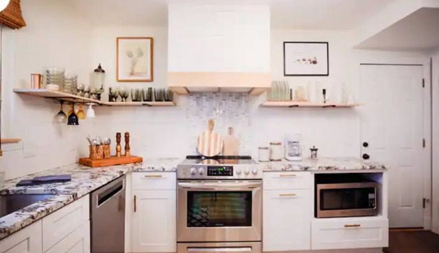 Spacious*Outdoor Space*Modern*Family*Groups*Modern*Artistic