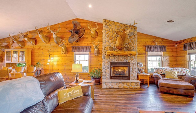 Spacious Ozarks Family Home - Private Pool & Grill