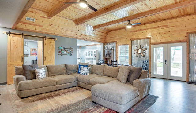 Spacious Ozawkie Home - Near Lake Perry!