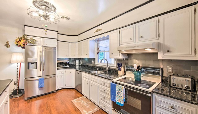 Spacious Palmyra Home w/Fire Pit & Deck!