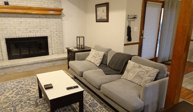 Spacious Patio 1-bedroom apartment in charming Overland Park.