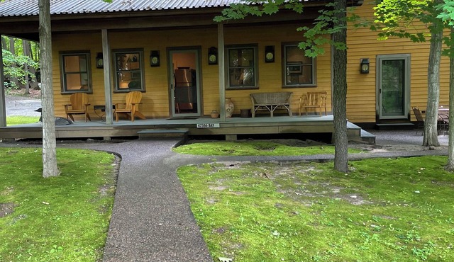 Spacious Peaceful home in the Woods on Wellesley Island