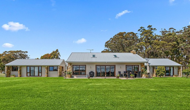 Spacious peaceful 3-Bed Home on a Winery Estate