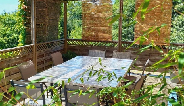 Spacious, peaceful gîte with beautiful views over the Lotoise countryside