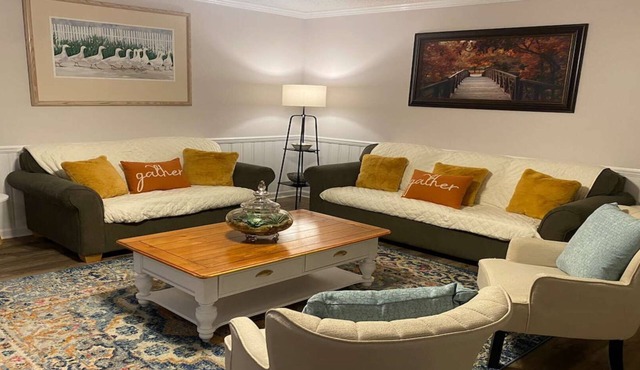 Spacious Peaceful Home 3BR 2BA,Quiet Neighborhood