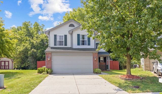 Spacious Pet Friendly 5-bedroom house in charming Indianapolis with WiFi, AC