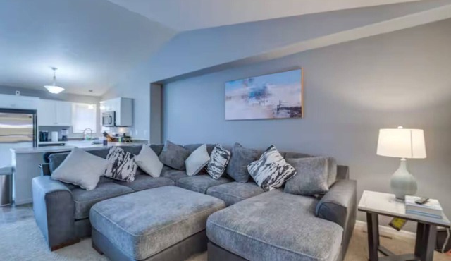 Spacious Pet-Friendly Townhouse