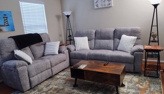 Spacious Pet Friendly, 4-bedroom house with AC in Elkton.