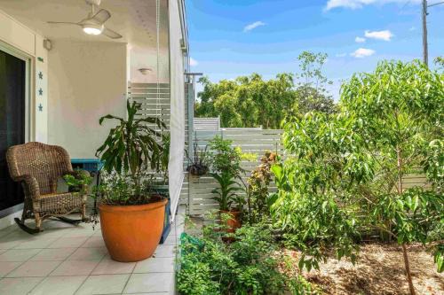 Spacious Pet-Friendly Home with Castle Hill Views