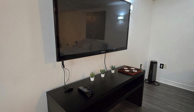Spacious, Pet Friendly Basement Apartment