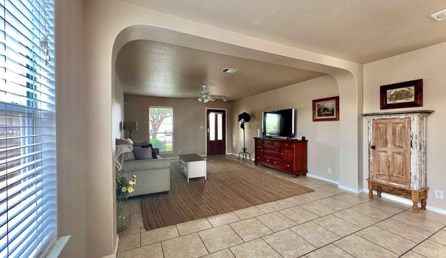 Spacious Ponderosa-Minutes from Gruene & Shopping!