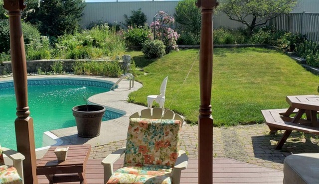 Spacious⭐Pool⭐Hot Tub⭐Airport⭐Downtown⭐Walk to Everything