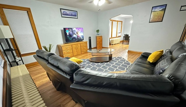 Spacious Private Floor Fast Wi-Fi Selfcheck-in/Parking