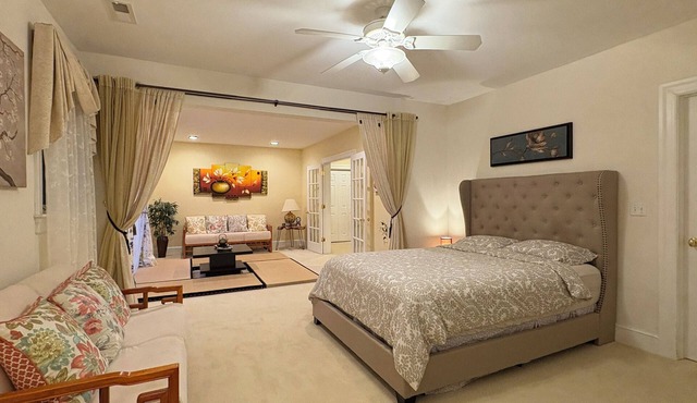 Spacious Private Guest Suite with Free Parking 5 Minutes from Princeton Univ.