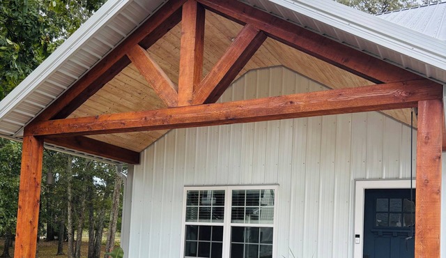 Spacious private guesthouse within minutes of Tims Ford Lake and Woods Reservoir