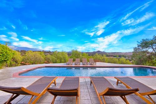Spacious Private Modern Farmhouse with Pool and Views
