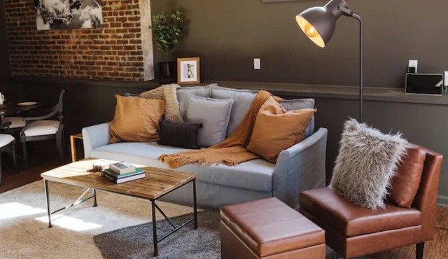 Spacious, Private, & Modern Apartment with King Bed in middle of town.