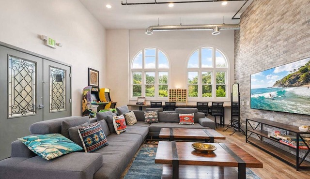 Spacious Private Retreat with Event Spaces