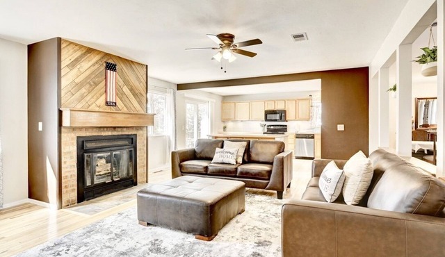 Spacious Private Retreat Near Cherry Creek Park!