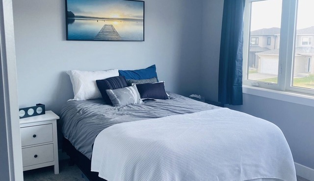 Spacious private room in new home