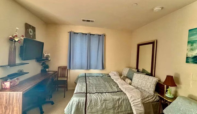Spacious Private Suite with Private Entrance in Beaumont, CA