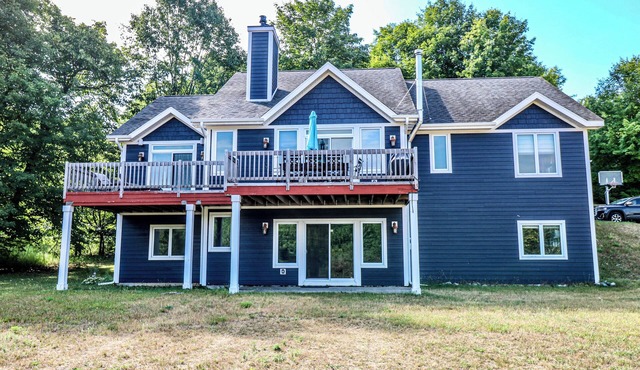 Spacious Private home for 14 at Blue Valley