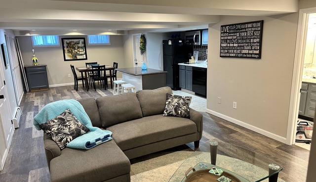 Spacious, private1 bed/1bath w/steam sauna