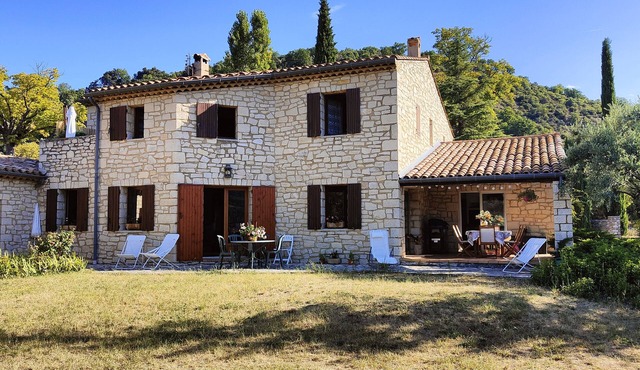 Spacious Provencal house ideal for a stay with friends or family