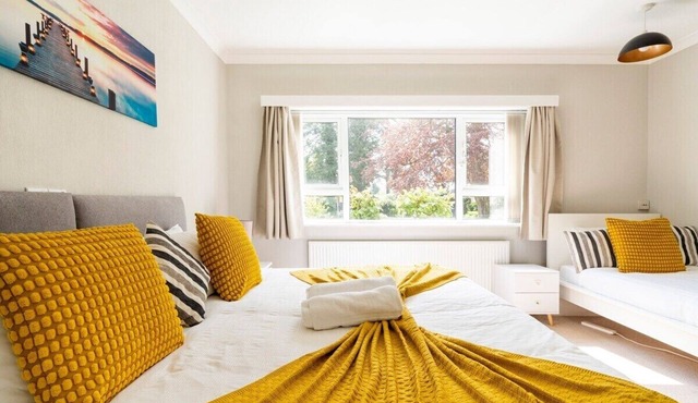 Spacious property Close to the City Centre.