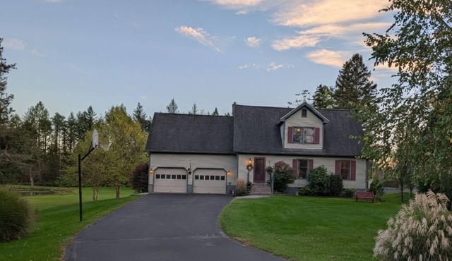 Spacious, quiet 4-bedroom house in gorgeous Trumansburg, only 20min to Ithaca