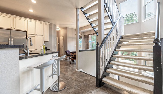 Spacious & Quiet 4BR Home in Centennial