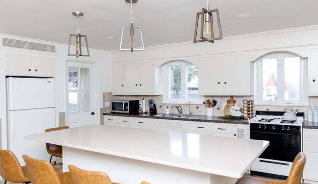 Spacious & Quiet Amish Farm Stay - 16+ Guests