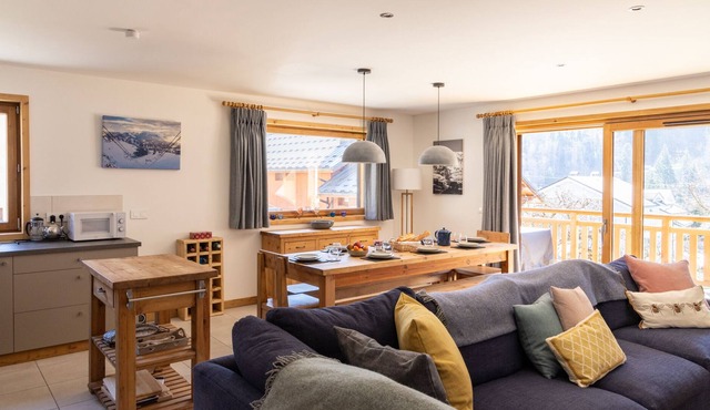 Spacious quiet apartment in the centre of Bozel