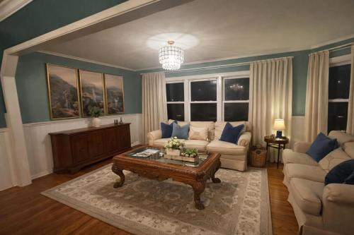 Spacious Quiet Basement Room Historic Farmhouse