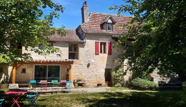 Spacious, quiet house in a wonderful green setting
