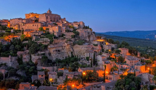 Spacious quiet house with park, near Avignon en Provence