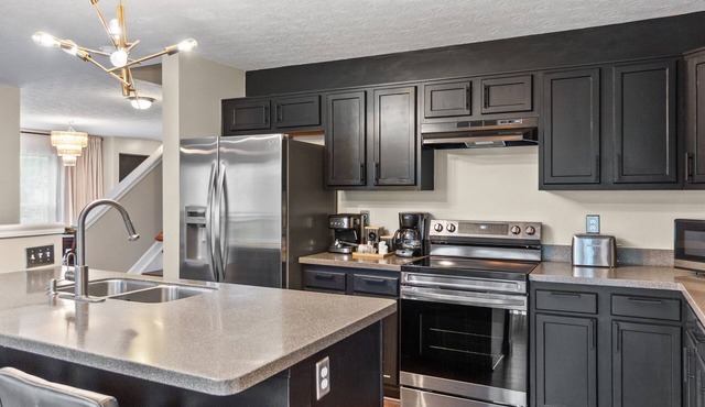 Spacious, Quiet & Location! – Great for Long Stays